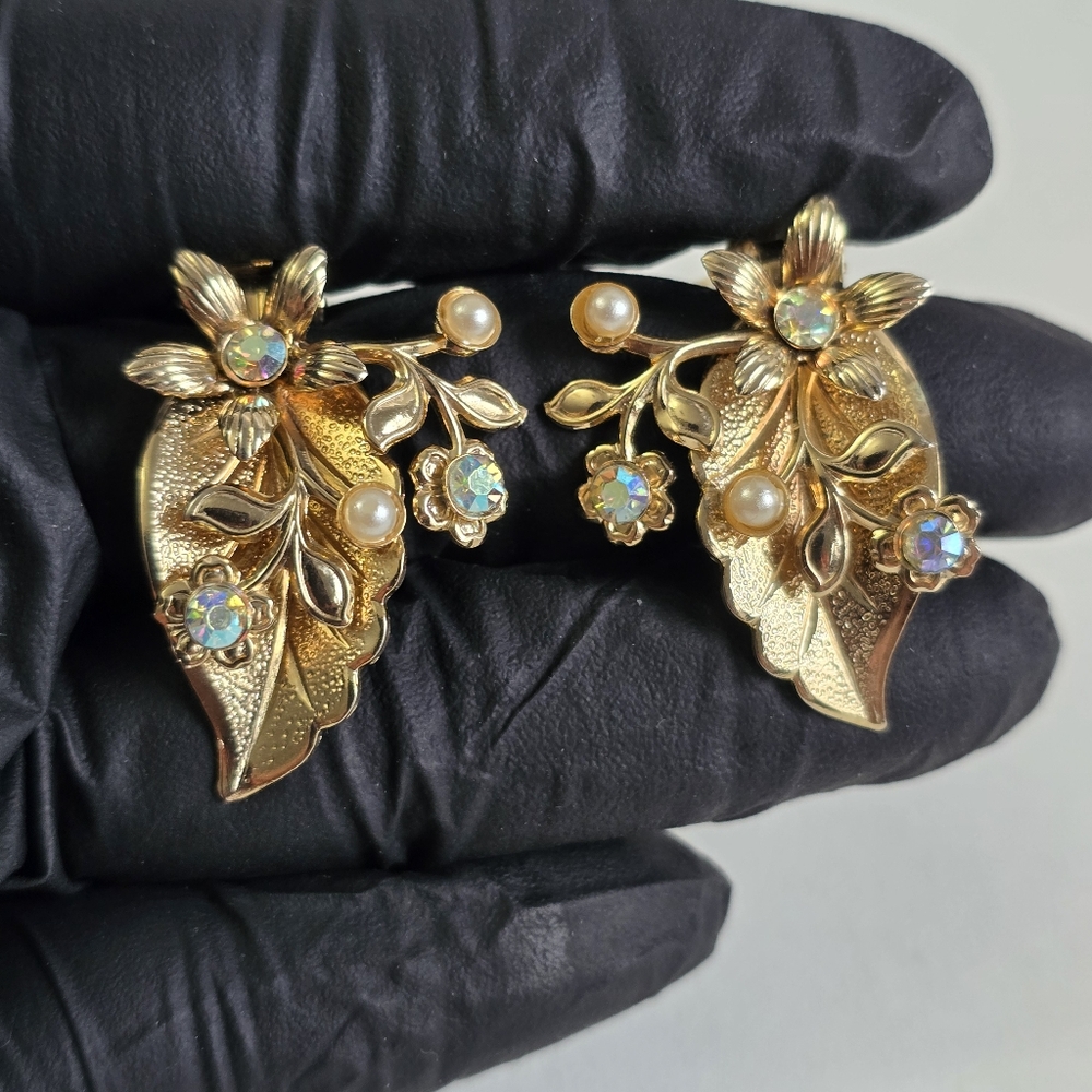 Rare Gold Floral Clip-on Earrings